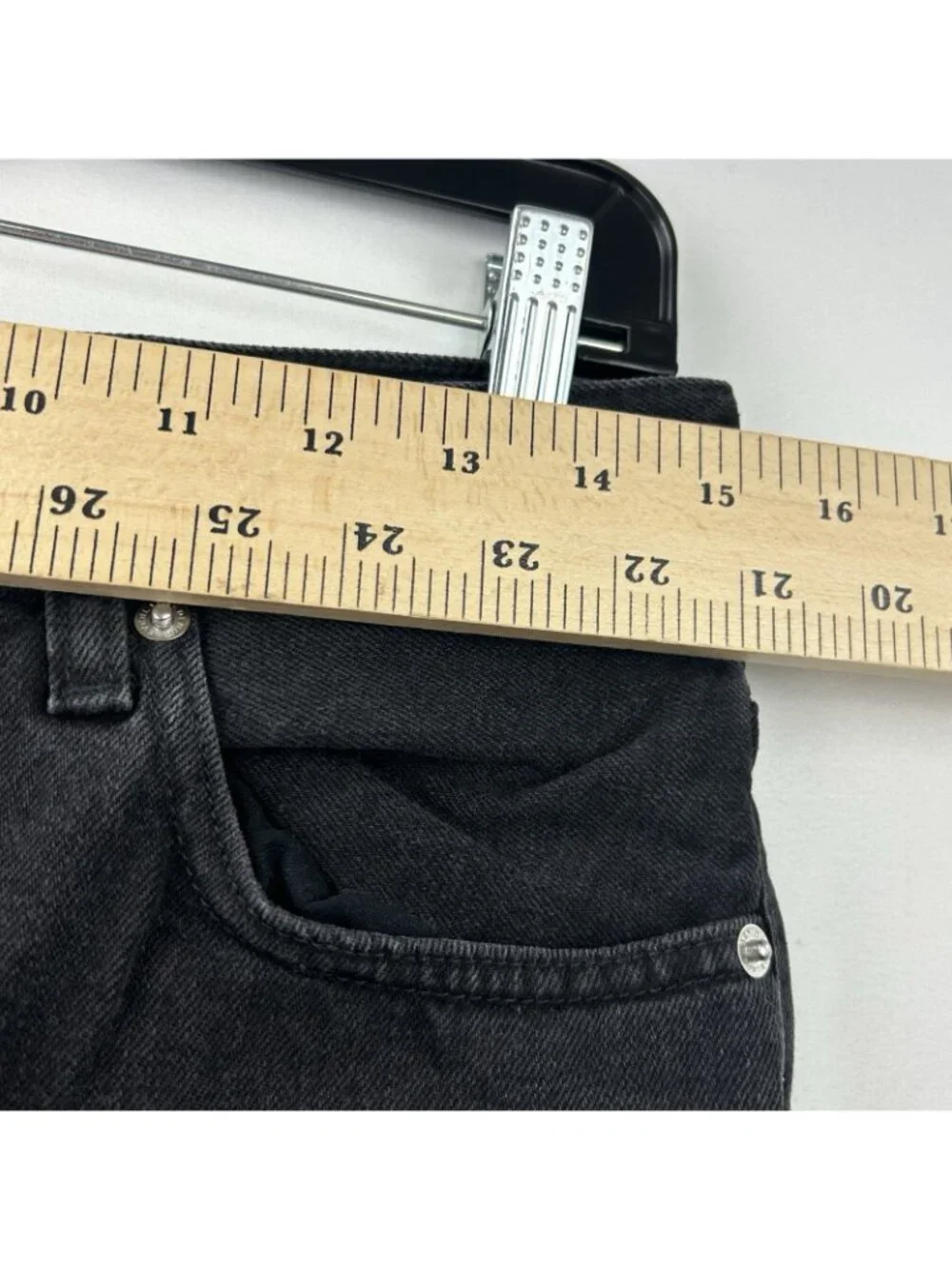 Everlane Woman's The OG Baggy Denim Jean Short Women’s 26R Black High Rise 8” - Picture 8 of 12